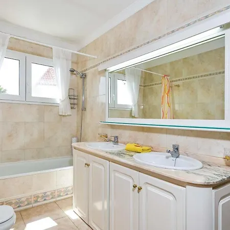 Sleeps 10 Air Con Wifi Chayofa